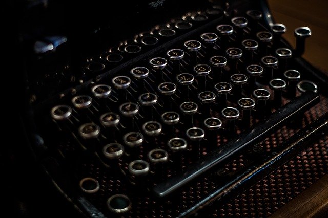 klávesnice psacího stroje